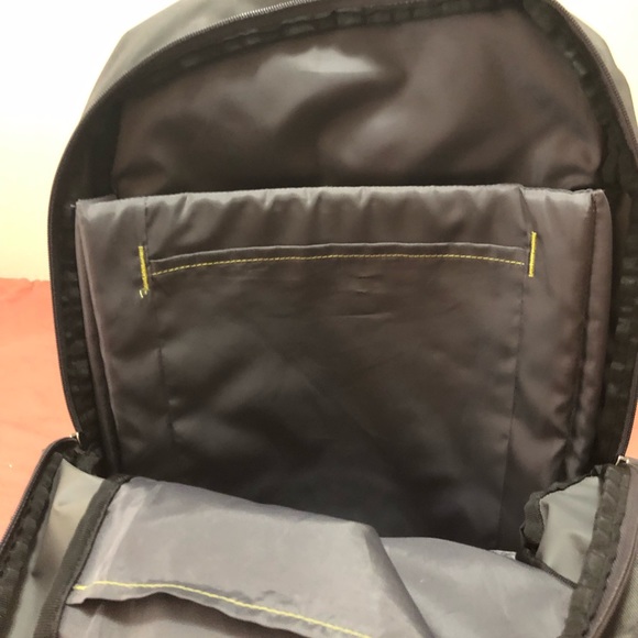 Case Logic Backpack - Picture 3 of 7